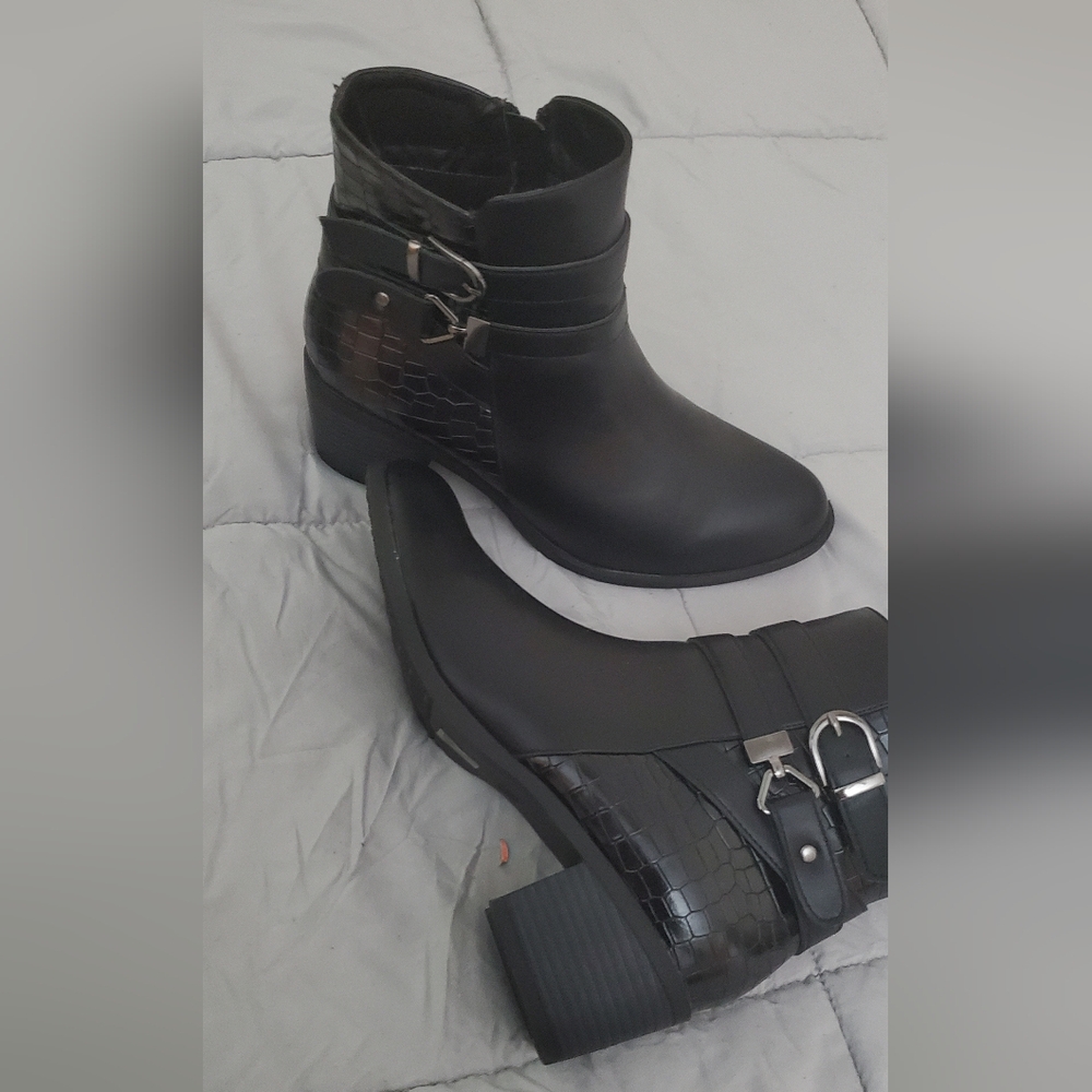 Shoes - Picture 2 of 2
